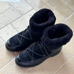 Pajar Women's Ophelia Smooth and Suede Leather Shearling Waterproof Boots Size 9